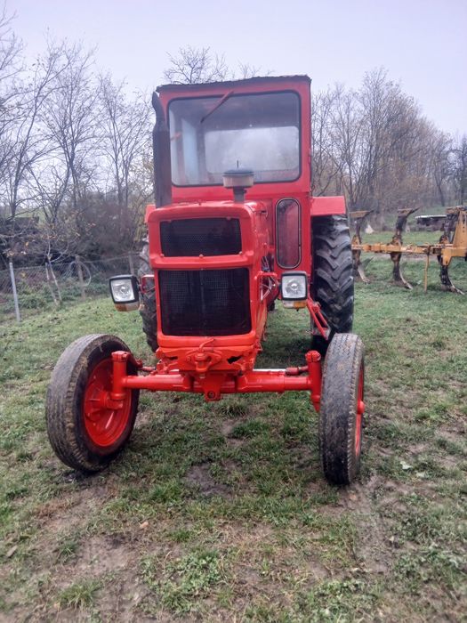 De vanzare tractor UTB650