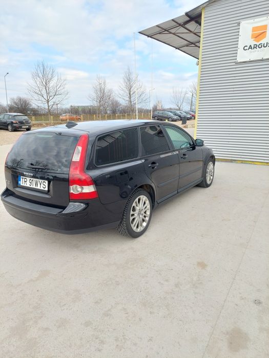 Vând Volvo v50 Intretinut