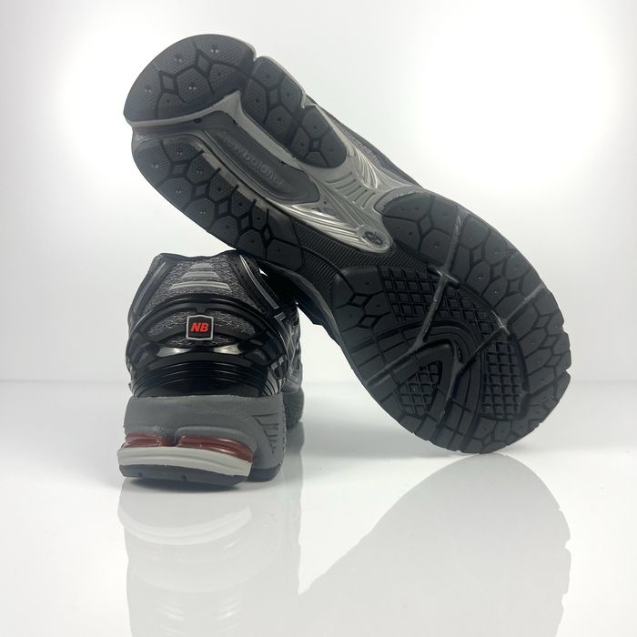 New Balance 1906R Black/Grey/Red | Размери 40-45 | Нови