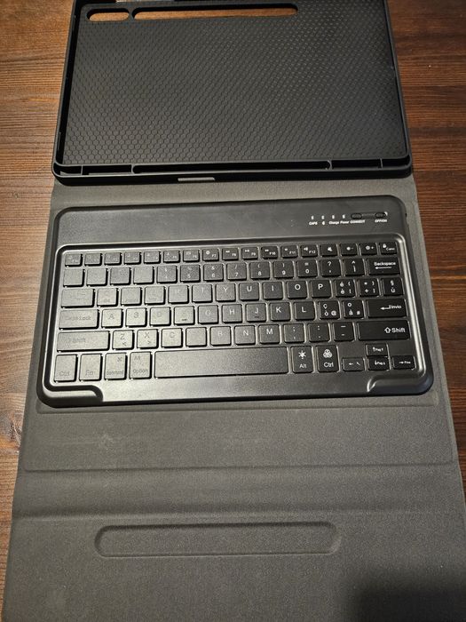 Tastatura Bluetooth + husa tableta 33 cm