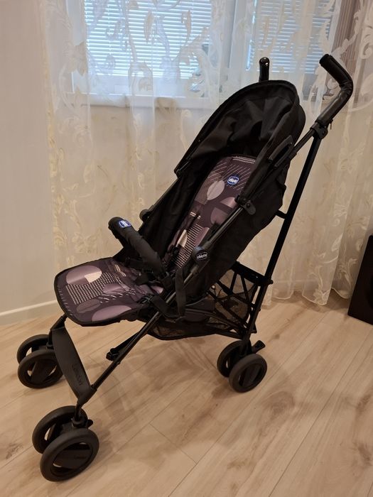 Компактна детска количка марка Chicco, модел London