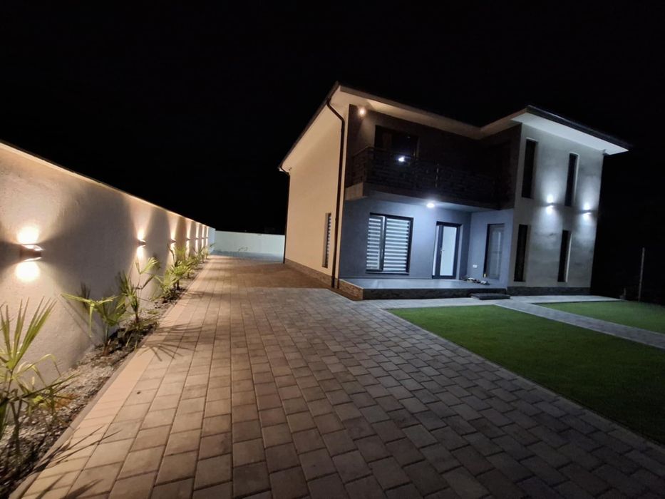 Casa de vânzare p+1 4 camere