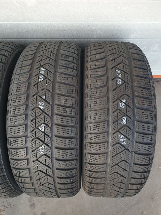 Зимни гуми 4 броя PIRELLI SottoZero3 215 60 R16 дот 2621