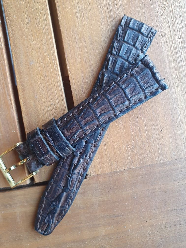 Curea handmade din piele de crocodil