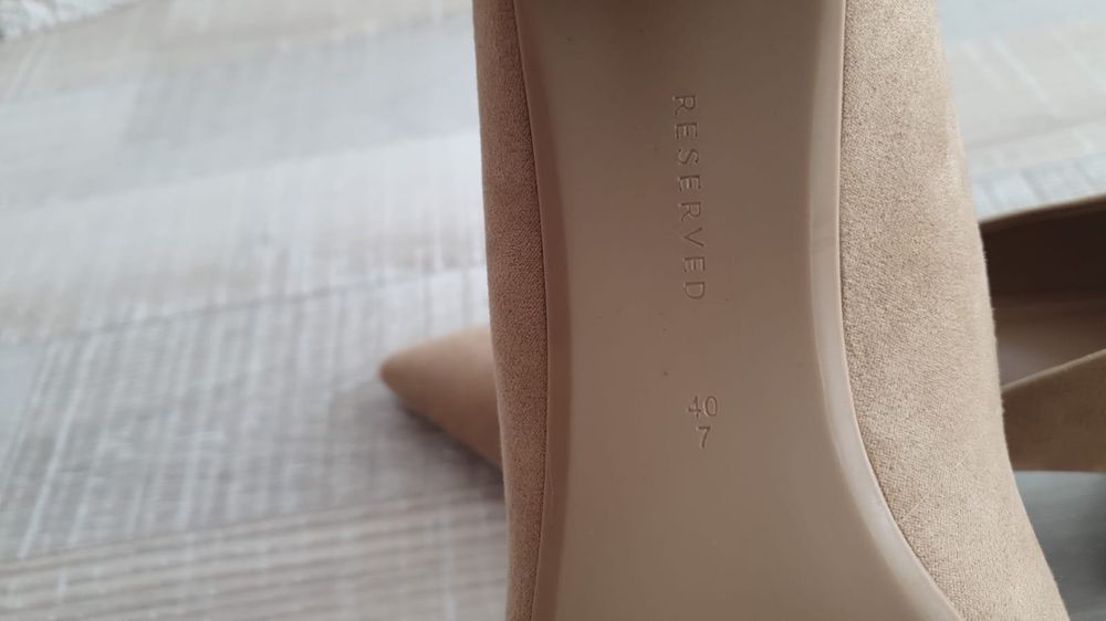 Pantofi cu toc Reserved