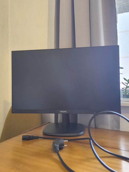 LCD монитор Phillips 24' инча Full HD 1920 x 1080