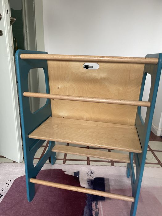 Learning tower montessori ajustabil, cu tablita de colorat