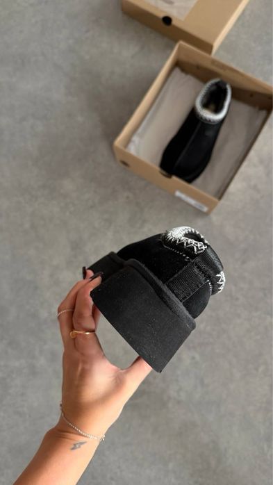 Ghete UGG din piele !!! Calitate superioara !!! Marimi 36/40 !!!