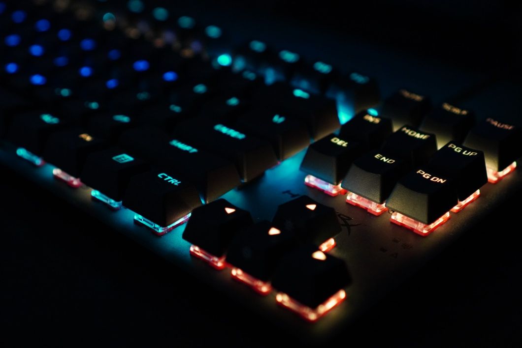 Tastatura Mecanica Hyperx TKL, Cherry MX Red, PBT RGB