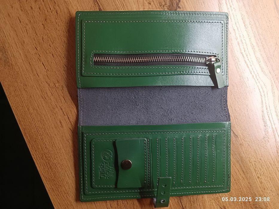 Продается женский кошелек из натуральной кожи ручная работа