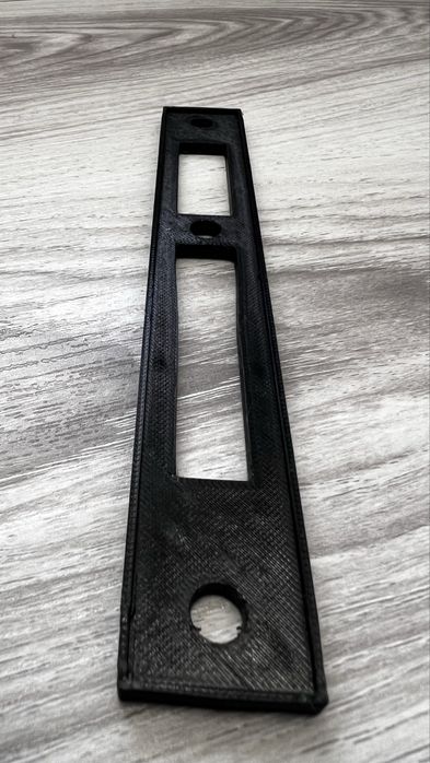 Подкладка под ответную планку для замка ISEO