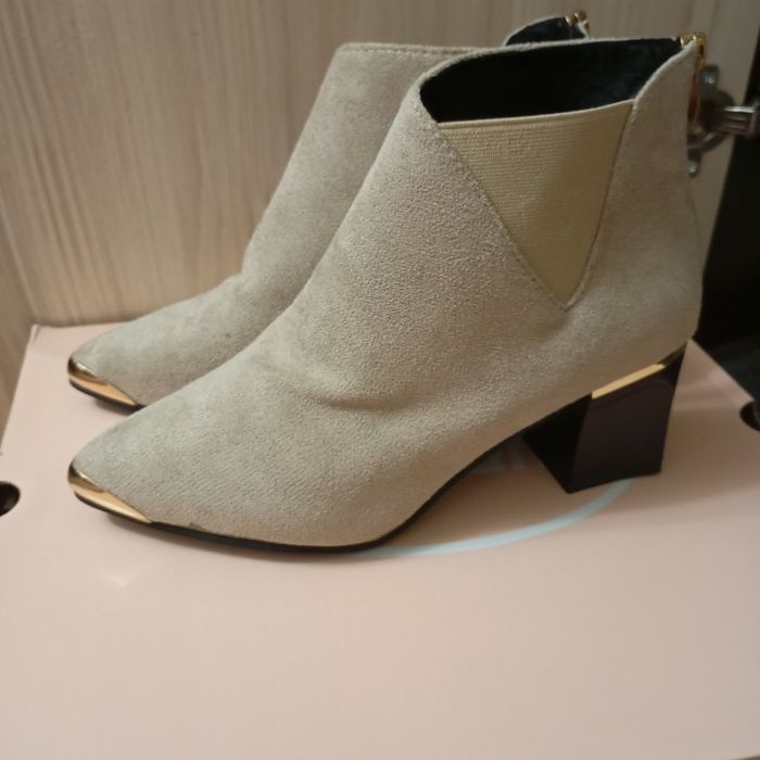 Дамски боти, 35 номер, нови, бежови