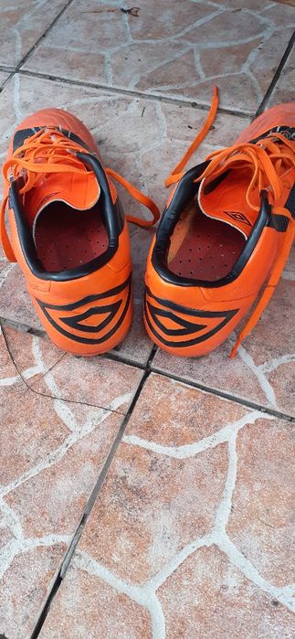 Спортни футболни  обувки