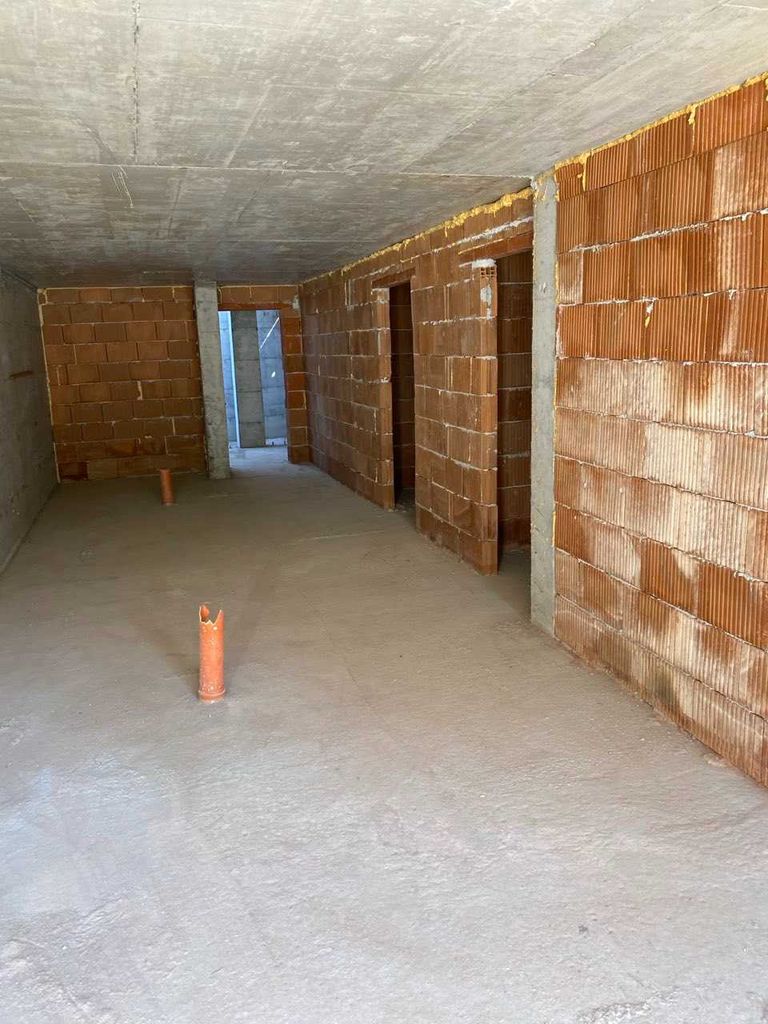 Продава се Къща в София, Горна баня - 676 кв.м за 1500 €/кв.м - Снимка #5