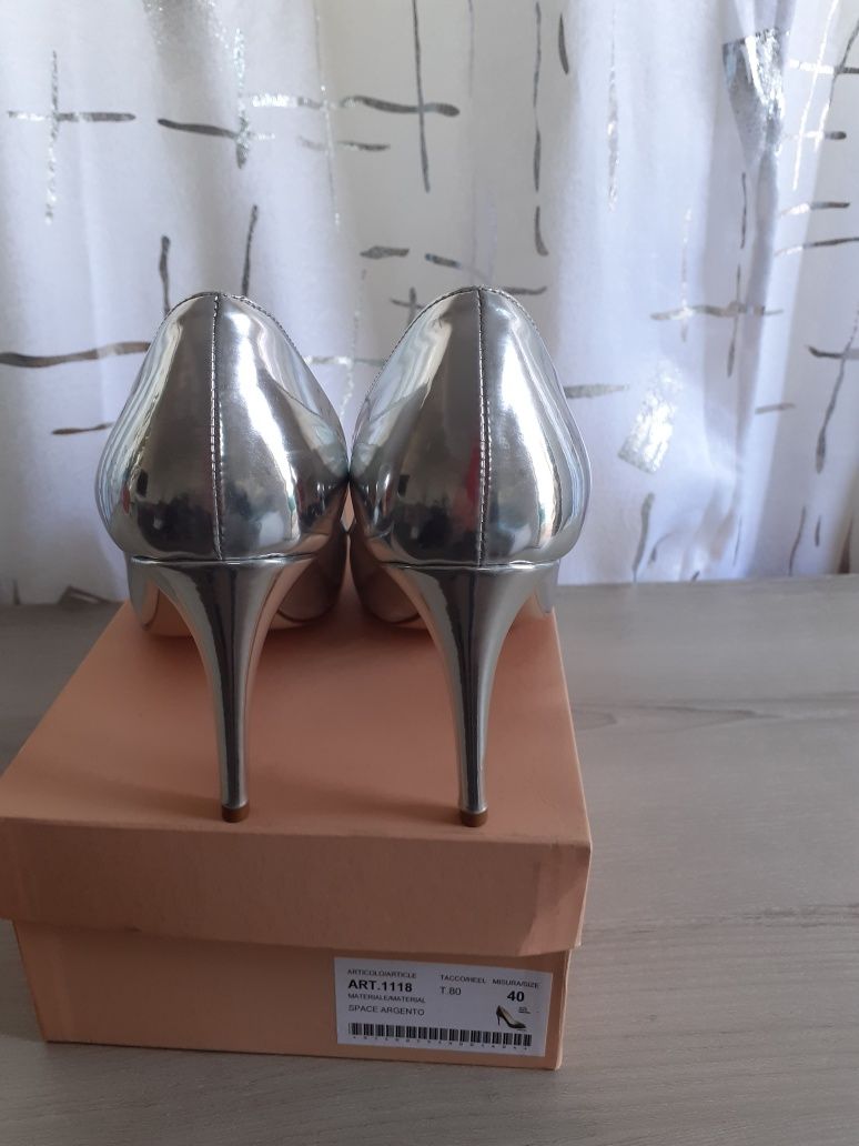 Pantofi Stiletto