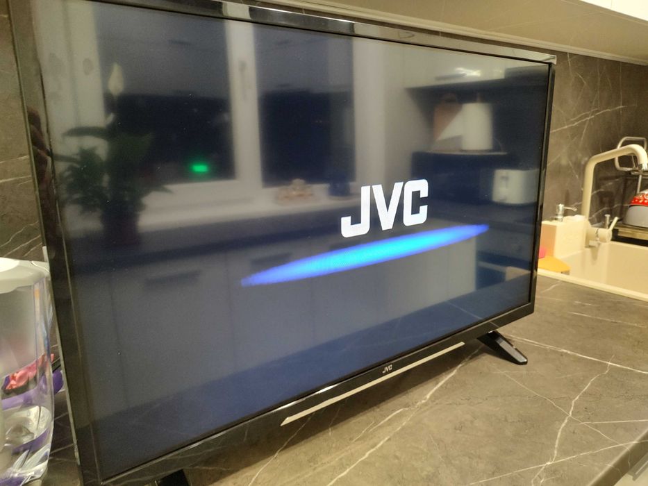 LED Телевизор JVC 32 инча