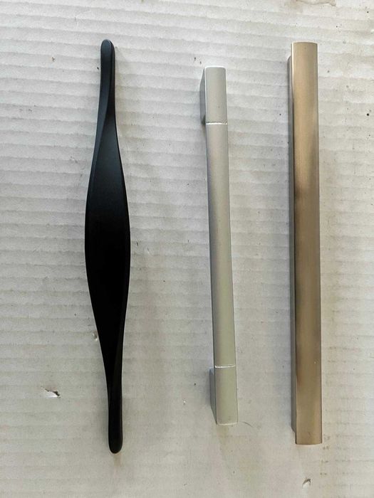 Vand manere metalice pt mobilier