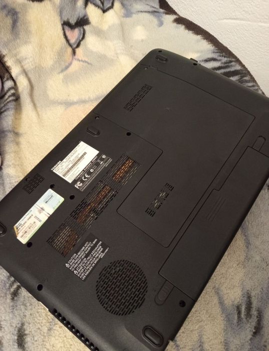 Laptop Toshiba 17инча 8gb рам