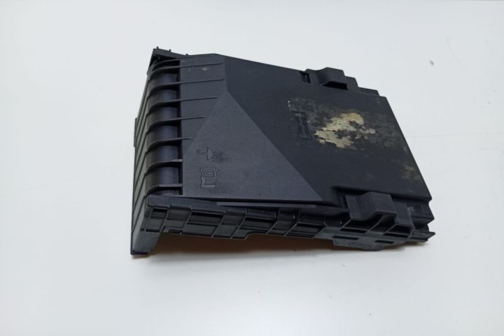 Capac  panou sigurante  1K0937132F Volkswagen VW Golf a 5-a generatie