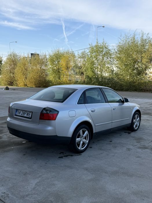 Vând Audi A4 B6 2005  1.9 TDI 101cp Stopuri Led