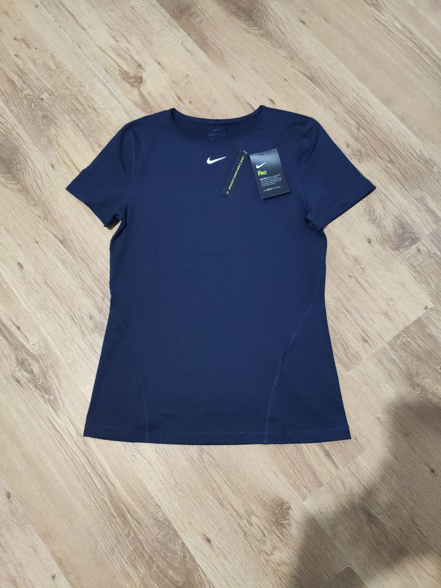 Tricou dama Nike Pro Dri Fit mărimea S slimfit