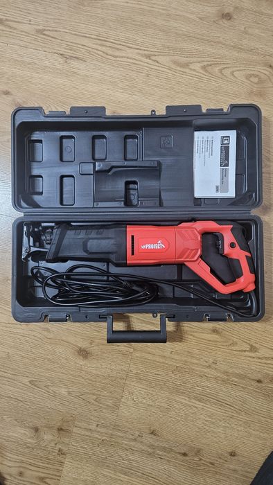 Fierastrau sabie folosit pe cablu