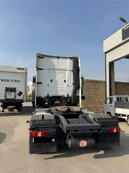 Mercedes Actros Сотилади
Йили: 2013