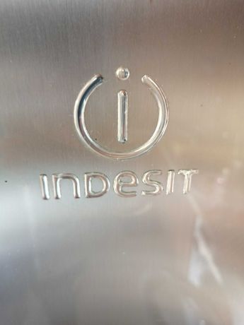Хладилник Indesit на части