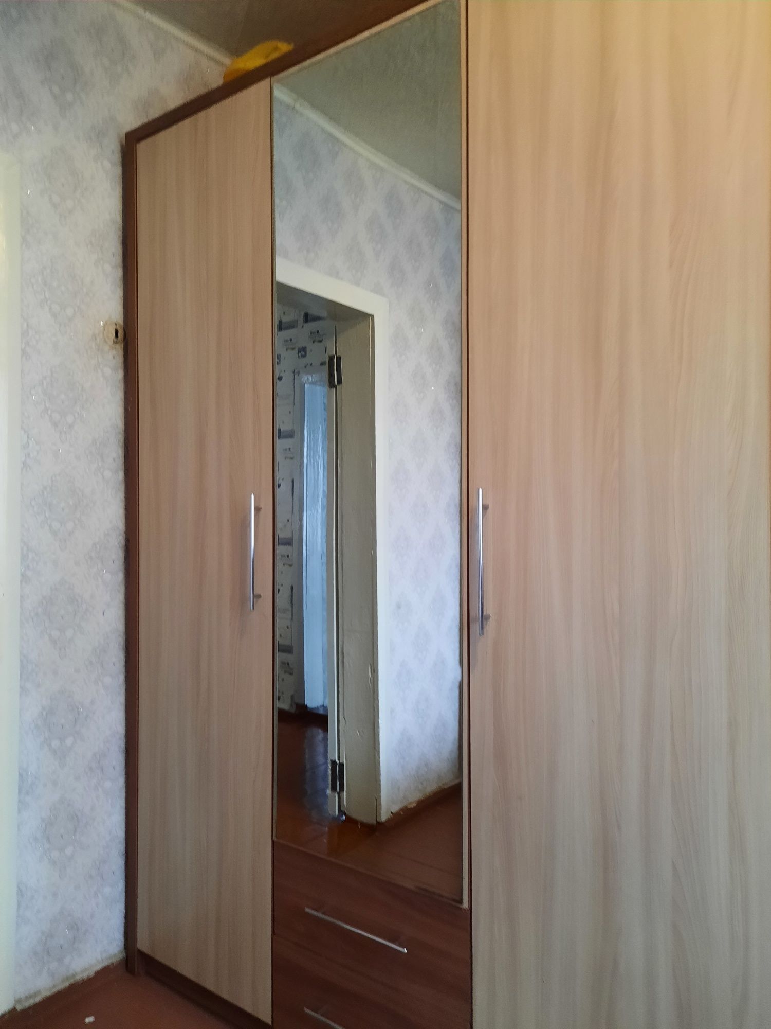 Продам шкаф в хорошем состоянии