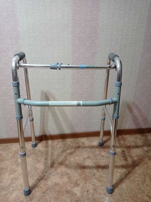 Продам ходунки новые