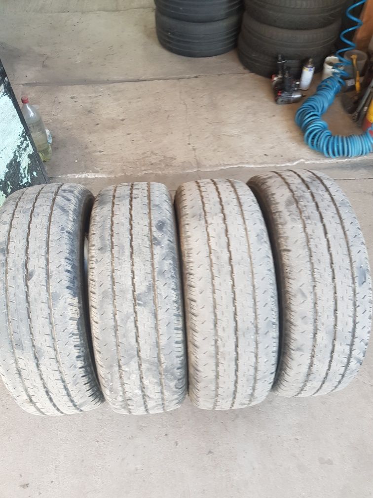 Nokian 225.70.15 бус