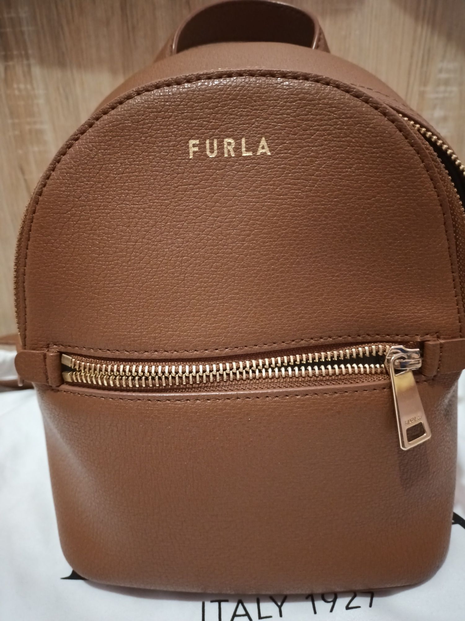 Дамска раничка Furla