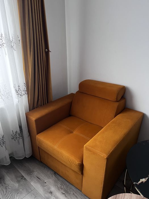De vanzare fotoliu culoare mustariu