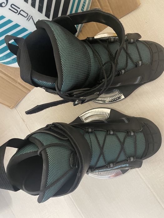 Wakeboard spinera 140 cm cu boots marime universala