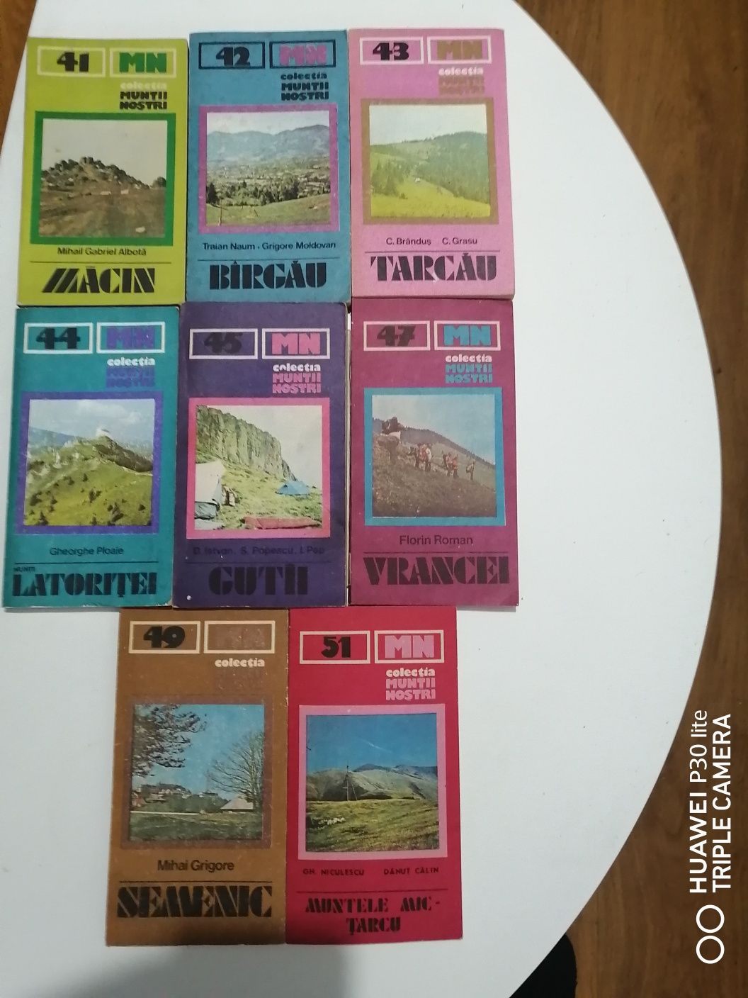 Cărți din colecția Munții Noștri