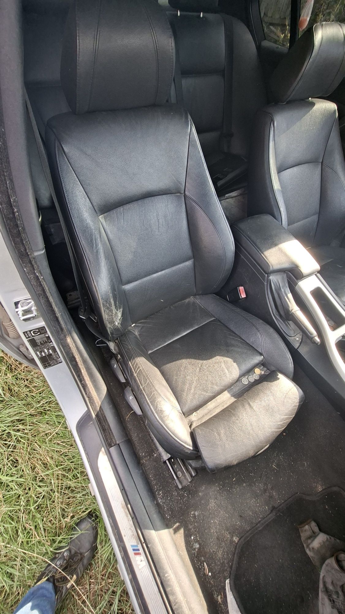 Dezmembrez bmw 320D e90 pachet m