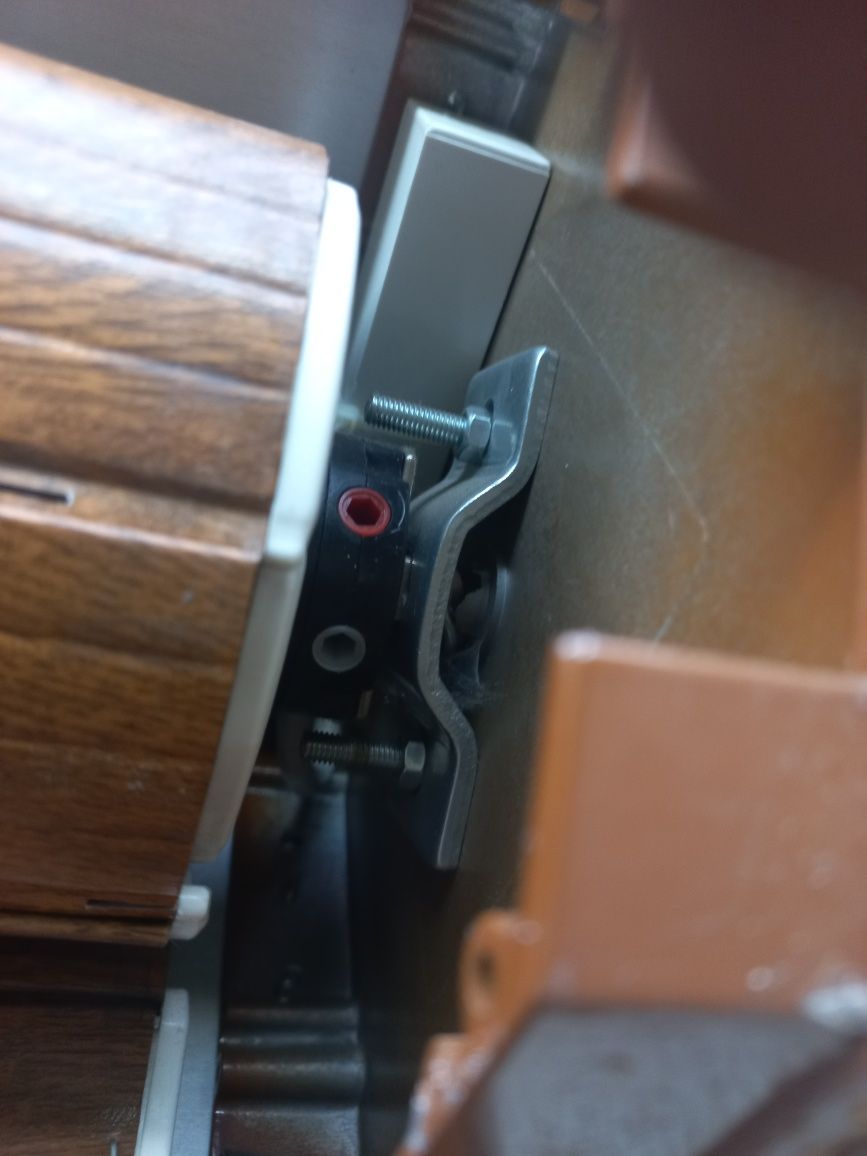 Reparatii Rulouri exterioare si Termopane