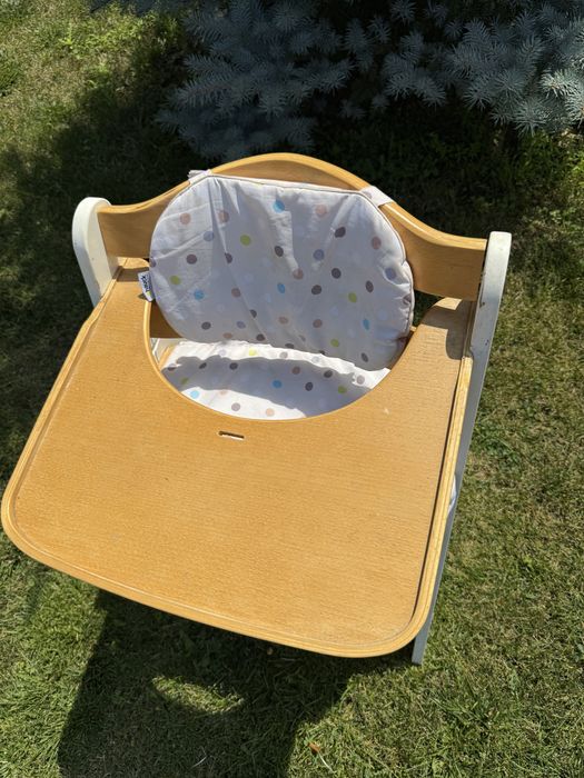 Scaun de masă pentru copii Hauck – din lemn masiv, reglabil, durabil