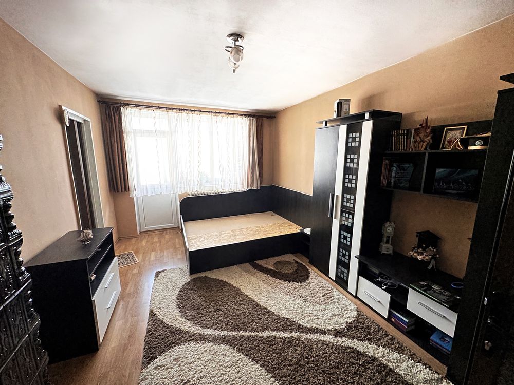 Apartament cu 2 camere, etaj 4