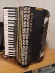 Vindem acordeon hohner