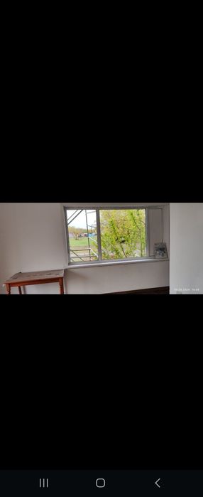 Сдаются 1 комнатны дом пришахтиске  район школы баста возле парка.