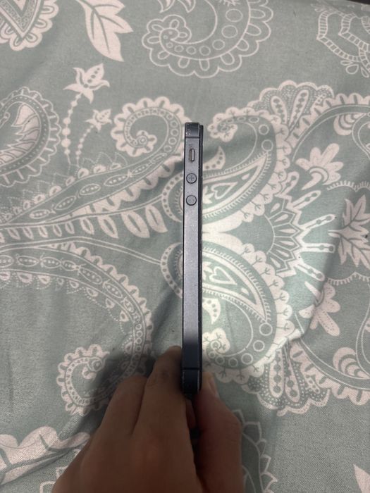 Vand iphone 5 cu ecran spart