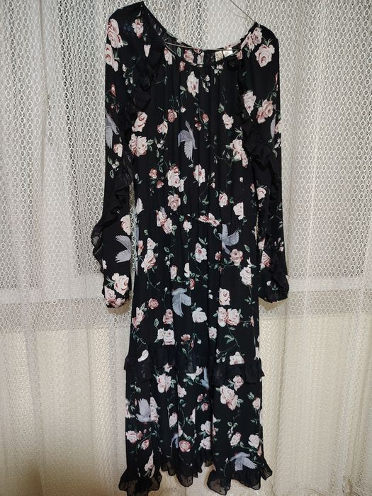 Rochie neagră cu flori  S-M