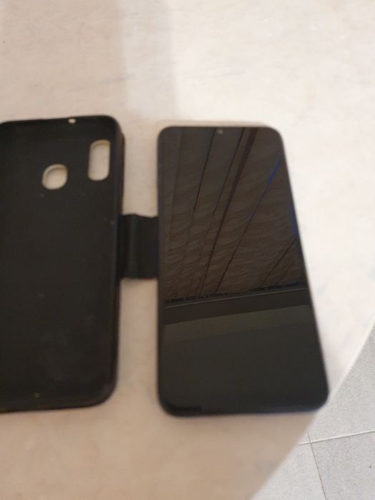 Телефон Samsung a20