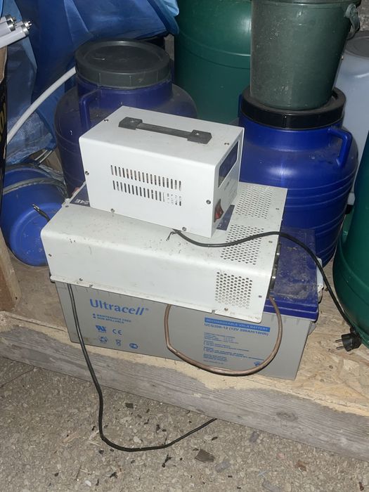 Doua baterii Ultracell si cu doua panouri solare + invertor