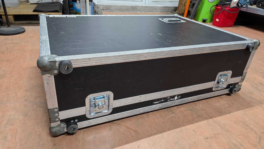 Mixer Digital Behringer X32, incl Flightcase