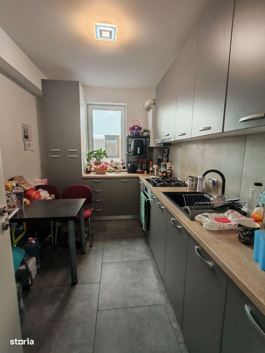 Apartament 2 camere, decomandat, Zona Coresi, Tractorul