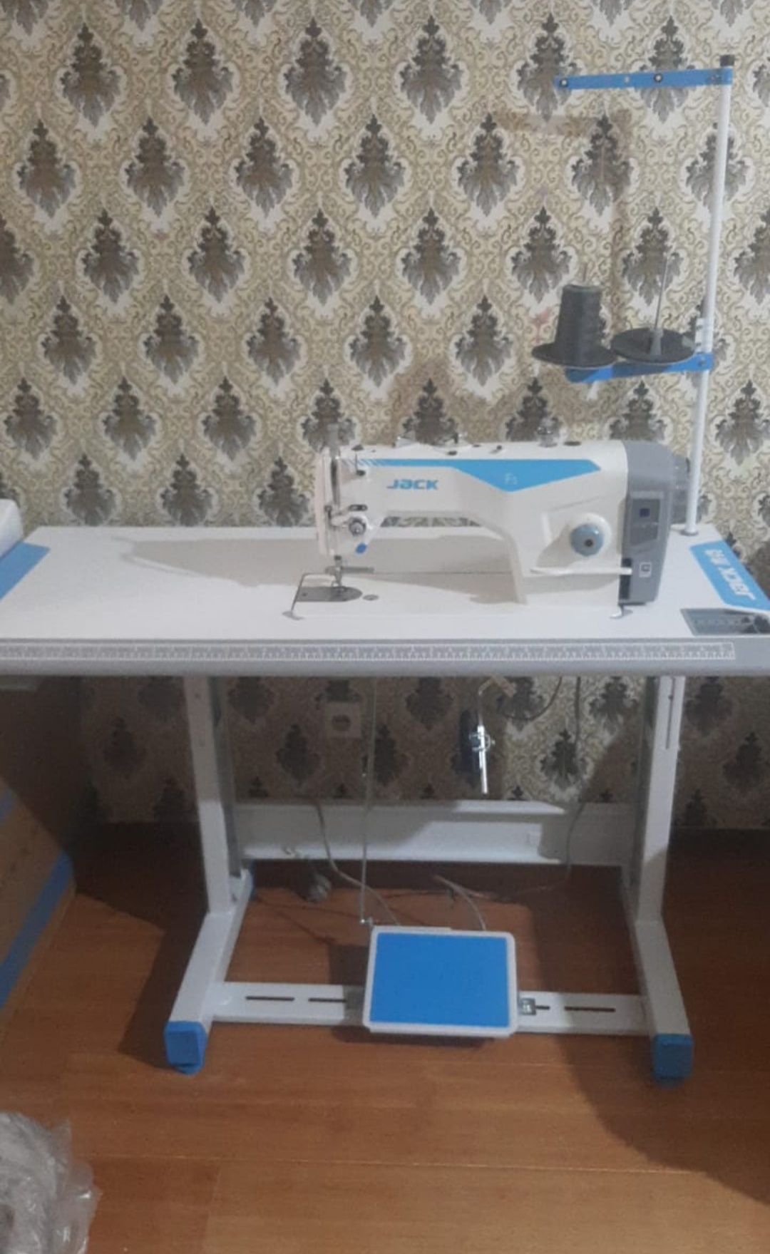 Промышленая швейная машинка F4