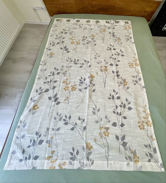 Perdele diverse culori