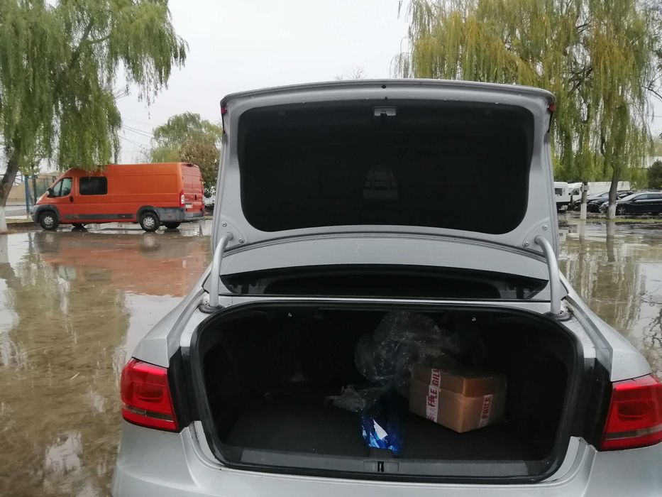 Dezmembram Passat B7